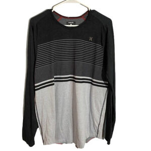 Hurley Men's Long Sleeved T-Shirt Size Medium